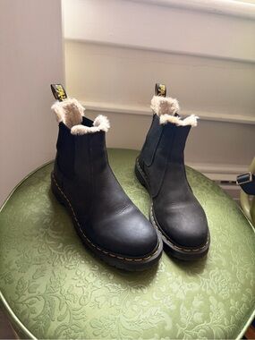 Dr.Martens 2976 Leonore Faux Fur Lined Black Leather Chelsea Boots 8W